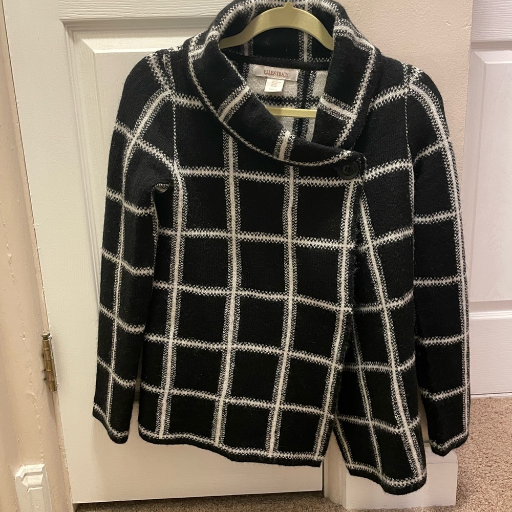 Black and white plaid sweater XS